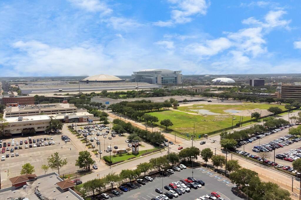 Modern Condo Near Texas Medical Center W Free Parking Houston Eksteriør billede