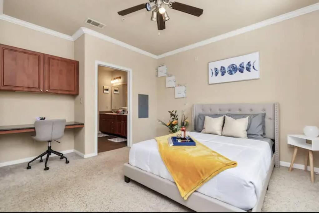 Modern Condo Near Texas Medical Center W Free Parking Houston Eksteriør billede