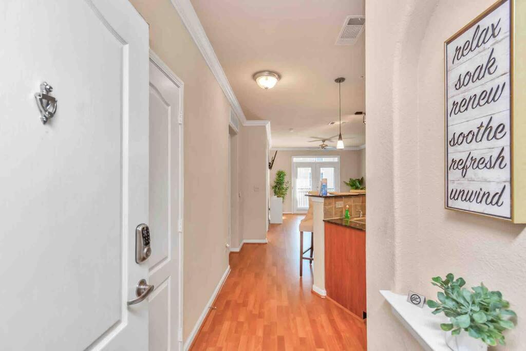 Modern Condo Near Texas Medical Center W Free Parking Houston Eksteriør billede