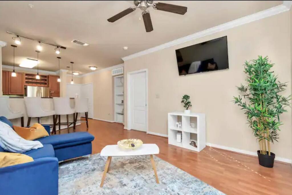 Modern Condo Near Texas Medical Center W Free Parking Houston Eksteriør billede
