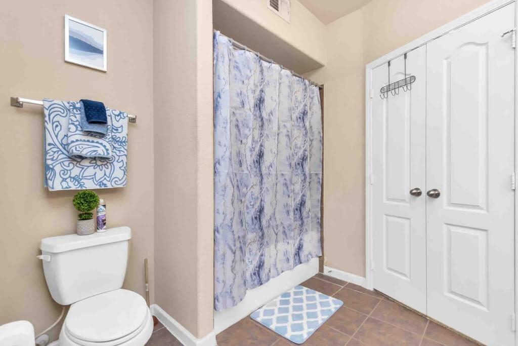 Modern Condo Near Texas Medical Center W Free Parking Houston Eksteriør billede